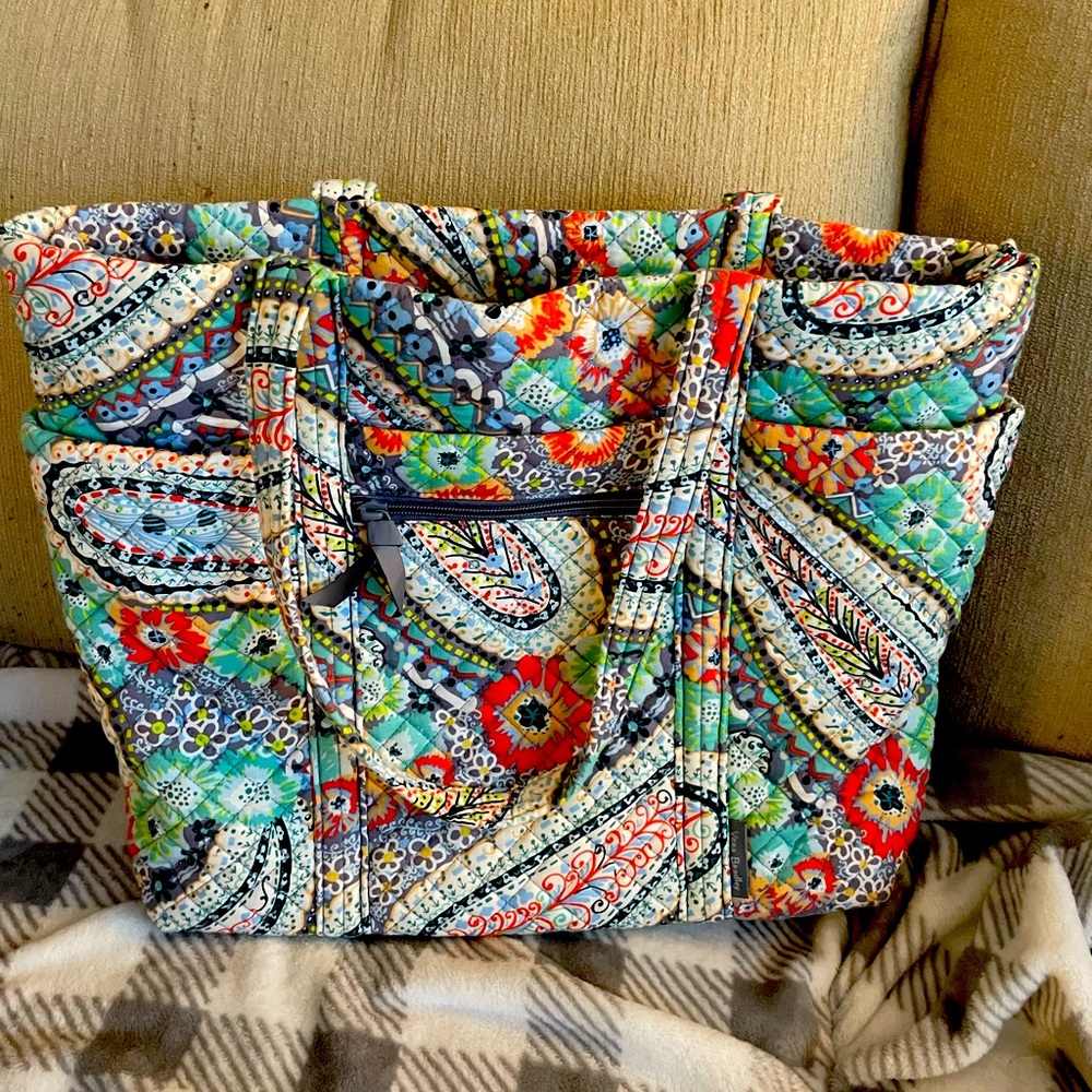 Vera Commuter Tote Bag